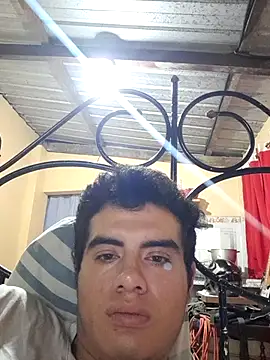 Snapshot of Ortiz3404 chatting on 11/15/25, 04:54 Ortiz3404 online show from 11/15/25, 04:54