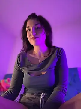 ScarletBloom  online show from 11/01/25, 05:04