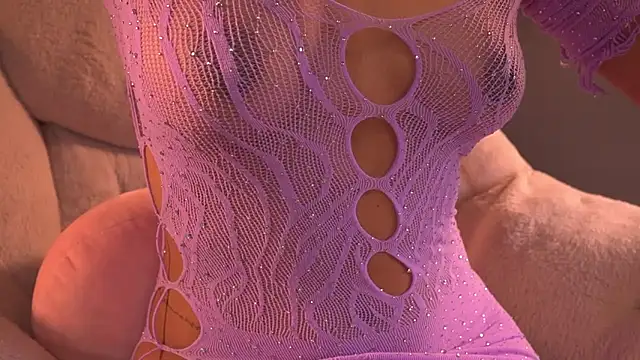 Snapshot of violeth____ chatting on 10/06/25, 11:18 violeth online show from 10/06/25, 11:18