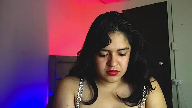 EmilyNoir1 online show from 09/17/25, 10:00