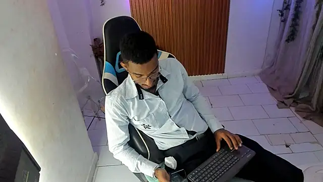 Darwin mayo online show from 11/07/25, 05:13