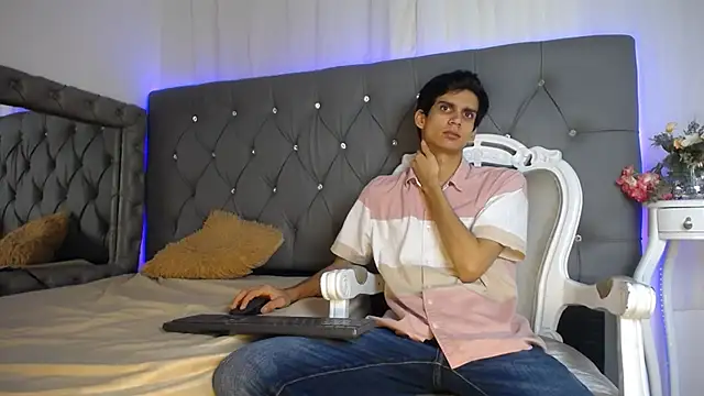 Sebalexis7 online show from 10/21/25, 03:18