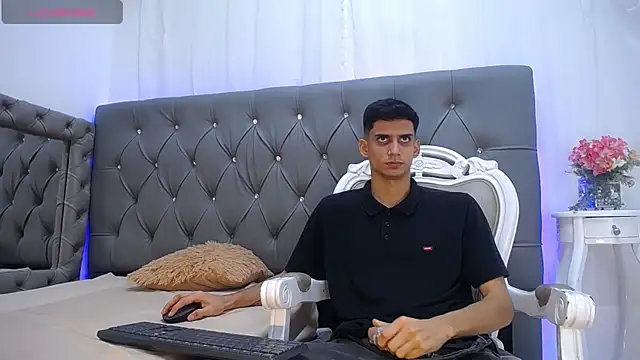 Sebalexis7 online show from 10/29/25, 03:09