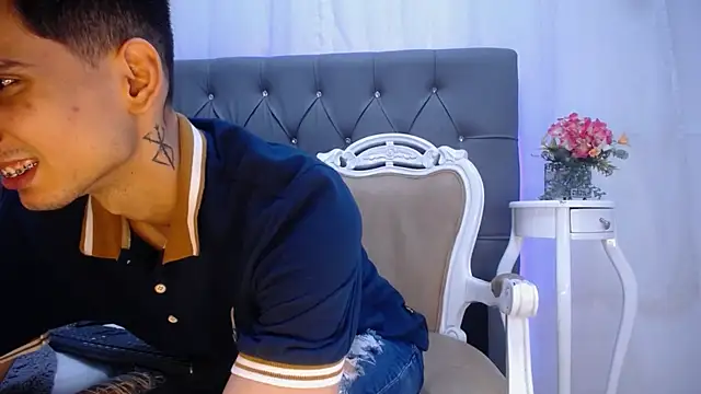 Sebalexis7 online show from 11/08/25, 03:39