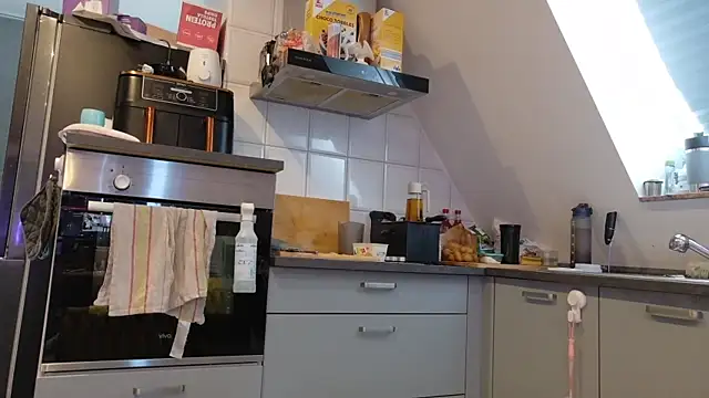 SweetTeenGirl online show from 10/10/25, 10:14