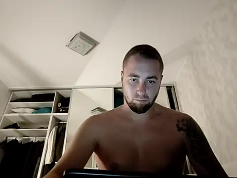 Snapshot of Vladyslav30 chatting on 10/28/25, 02:37 Vladyslav30 online show from 10/28/25, 02:37