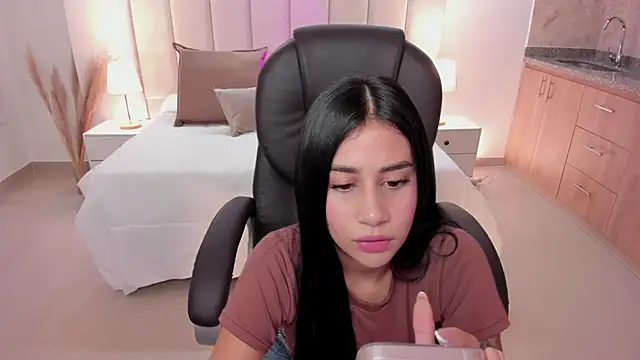 miranda crawfor online show from 10/09/25, 11:58