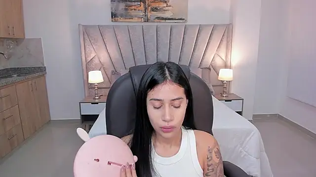 miranda crawfor online show from 10/15/25, 11:54