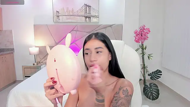 miranda crawfor online show from 11/24/25, 01:11