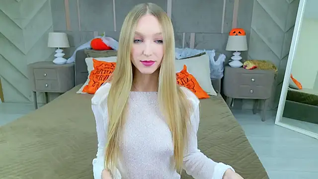 KellyBradford online show from 10/28/25, 06:06