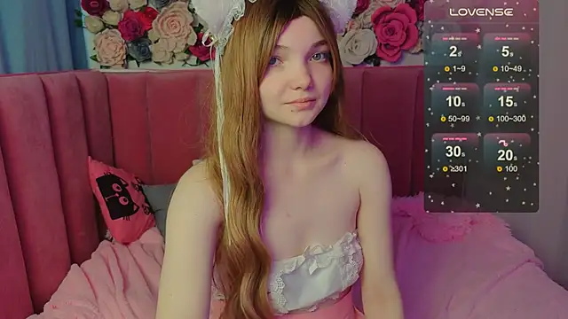 Snapshot of AnimeAlica18 chatting on 11/02/25, 02:36 AnimeAlica18 online show from 11/02/25, 02:36