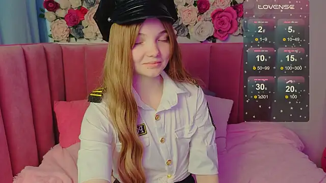 Snapshot of AnimeAlica18 chatting on 11/06/25, 02:23 AnimeAlica18 online show from 11/06/25, 02:23