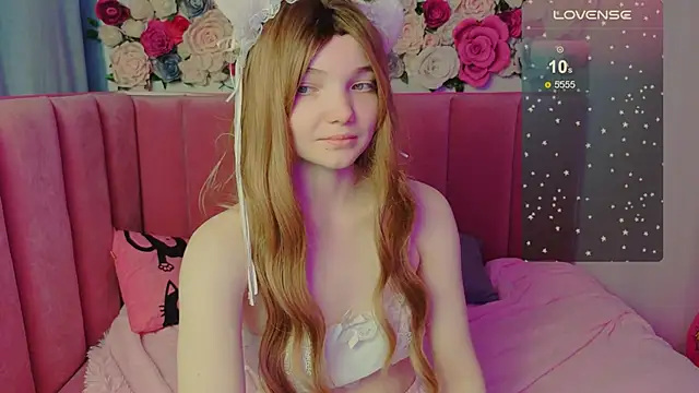 Snapshot of AnimeAlica18 chatting on 11/08/25, 02:34 AnimeAlica18 online show from 11/08/25, 02:34