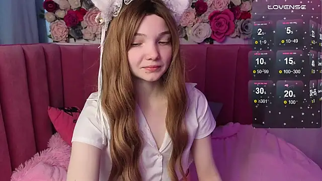 Snapshot of AnimeAlica18 chatting on 11/16/25, 02:28 AnimeAlica18 online show from 11/16/25, 02:28