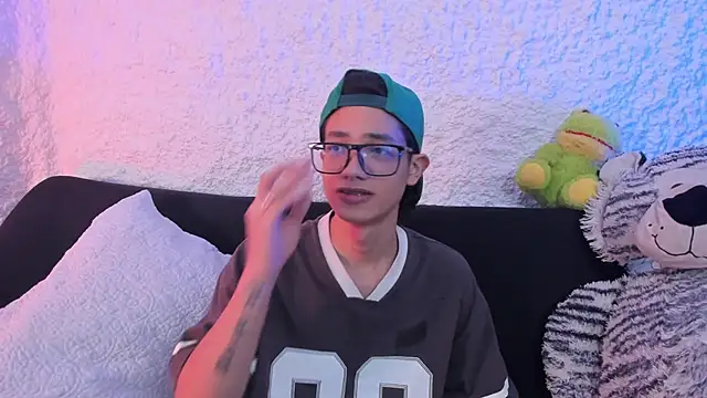 thiago kinghot online show from 09/19/25, 05:09