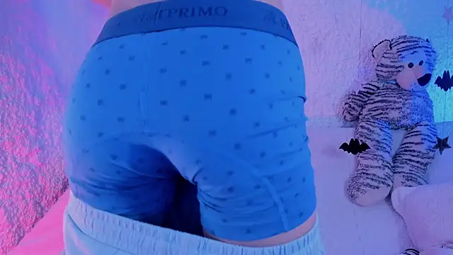 thiago kinghot online show from 10/04/25, 05:27