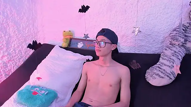 thiago kinghot online show from 10/07/25, 12:13