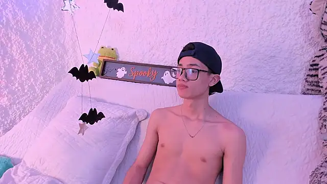 thiago kinghot online show from 10/08/25, 12:47