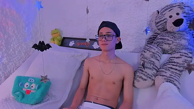 thiago kinghot online show from 10/13/25, 05:29