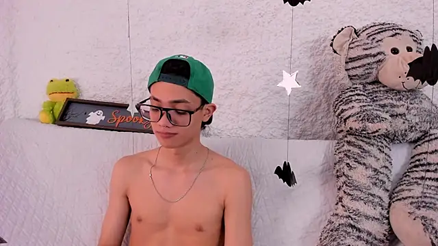 thiago kinghot online show from 10/14/25, 12:50