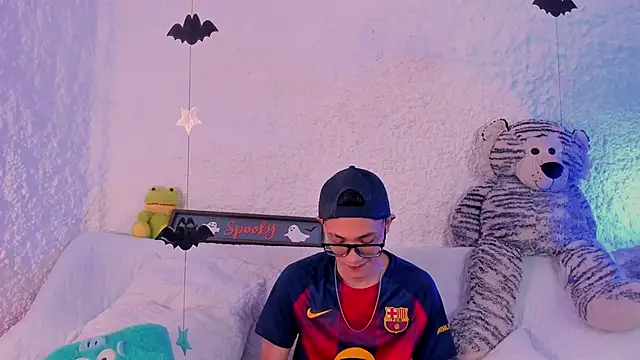 thiago kinghot online show from 10/20/25, 05:19