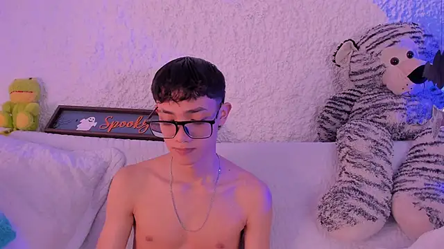 thiago kinghot online show from 11/04/25, 03:49