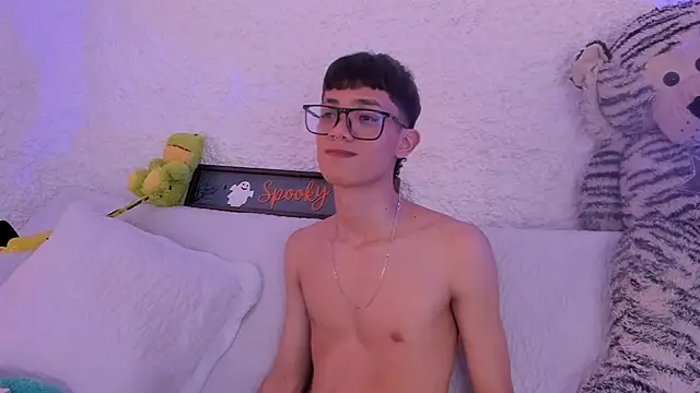 thiago kinghot online show from 11/05/25, 04:18