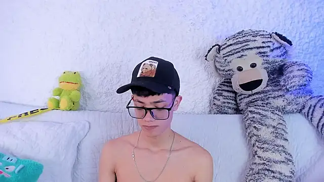 thiago kinghot online show from 11/07/25, 12:38