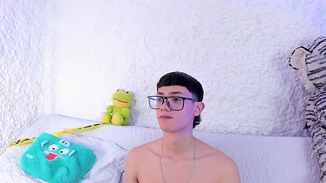 thiago kinghot online show from 11/12/25, 12:16