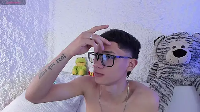 thiago kinghot online show from 11/17/25, 12:11