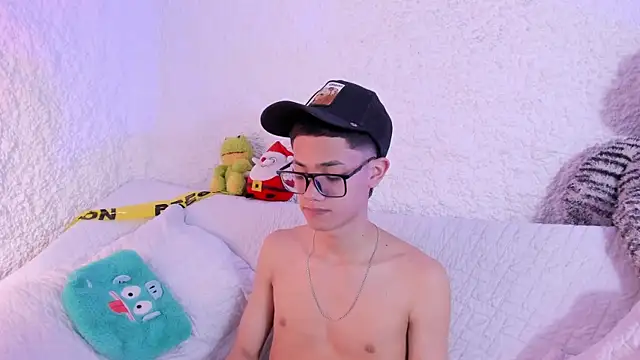 thiago kinghot online show from 11/18/25, 12:31