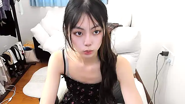 Snapshot of xuannv0000 chatting on 09/17/25, 09:33 xuannv0000 online show from 09/17/25, 09:33