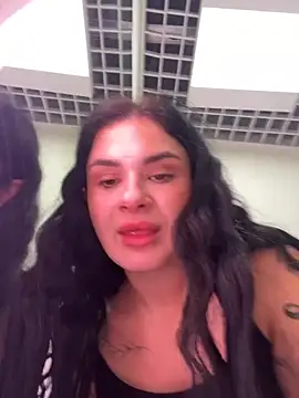 Snapshot of MiraReach chatting on 10/12/25, 04:00 MiraReach online show from 10/12/25, 04:00