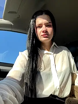 Snapshot of MiraReach chatting on 10/17/25, 05:10 MiraReach online show from 10/17/25, 05:10