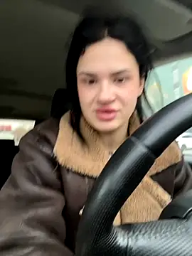 Snapshot of MiraReach chatting on 10/27/25, 01:53 MiraReach online show from 10/27/25, 01:53