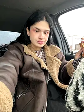 Snapshot of MiraReach chatting on 11/03/25, 02:57 MiraReach online show from 11/03/25, 02:57