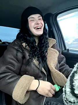 Snapshot of MiraReach chatting on 11/11/25, 02:00 MiraReach online show from 11/11/25, 02:00