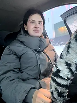 Snapshot of MiraReach chatting on 11/12/25, 01:50 MiraReach online show from 11/12/25, 01:50