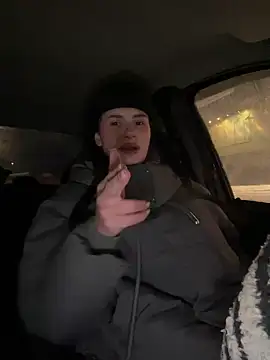 Snapshot of MiraReach chatting on 11/15/25, 01:14 MiraReach online show from 11/15/25, 01:14