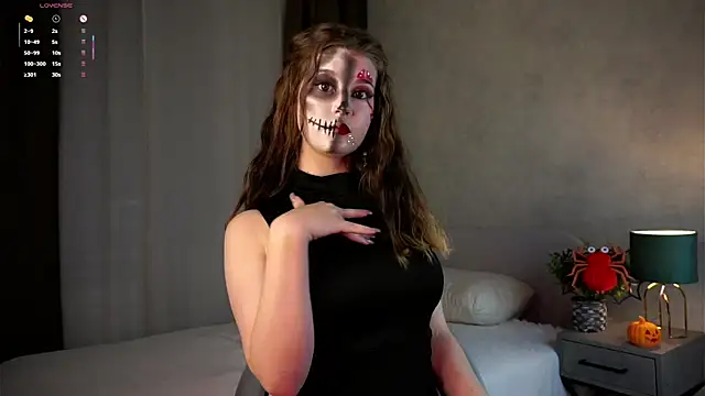 PeggyHaskells online show from 10/31/25, 12:28