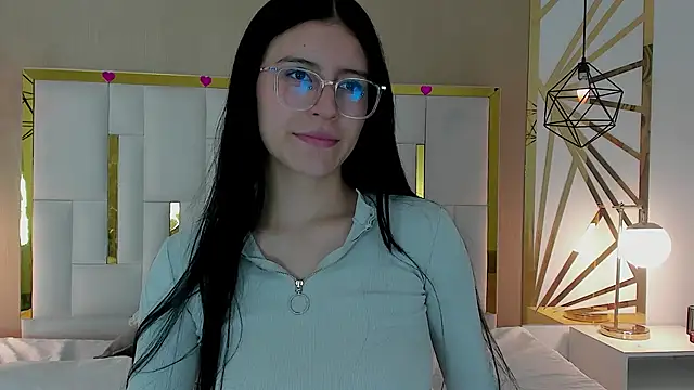 Snapshot of maddy_jaclsonw chatting on 09/15/25, 12:05 maddy jaclsonw online show from 09/15/25, 12:05