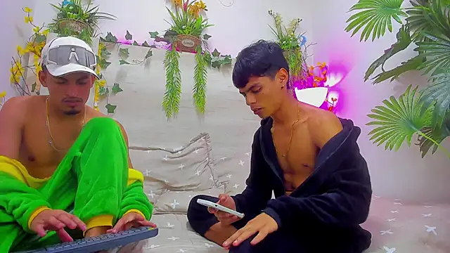 Snapshot of Brownie_Lovers chatting on 11/03/25, 08:32 Brownie Lovers online show from 11/03/25, 08:32