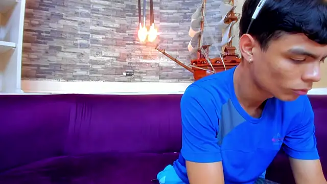 Snapshot of Brownie_Lovers chatting on 11/07/25, 12:27 Brownie Lovers online show from 11/07/25, 12:27