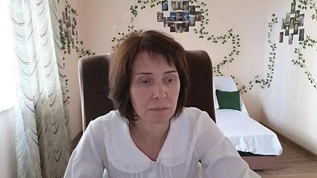 Lia Tito online show from 09/19/25, 12:17