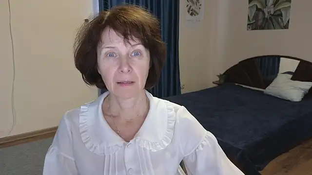 Lia Tito online show from 11/08/25, 06:02