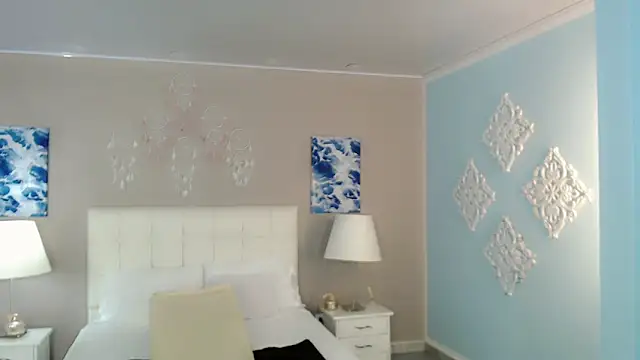 maddissonivanova online show from 10/30/25, 07:03