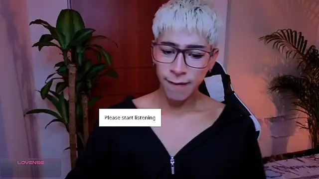 Snapshot of taichi_bluy chatting on 09/28/25, 06:30 taichi bluy online show from 09/28/25, 06:30