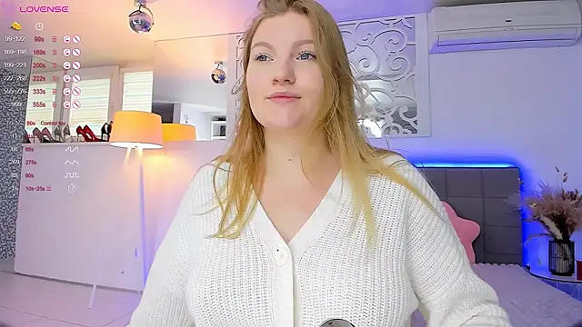 Snapshot of AshleyJoness chatting on 10/18/25, 05:21 AshleyJoness online show from 10/18/25, 05:21