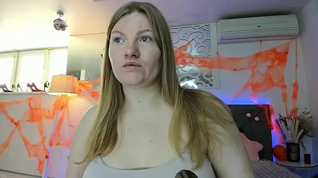 Snapshot of AshleyJoness chatting on 10/29/25, 06:15 AshleyJoness online show from 10/29/25, 06:15