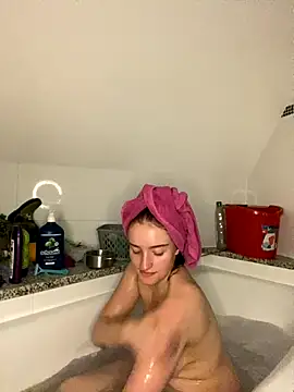 Tijara-im-Pyjama online show from 09/11/25, 12:00